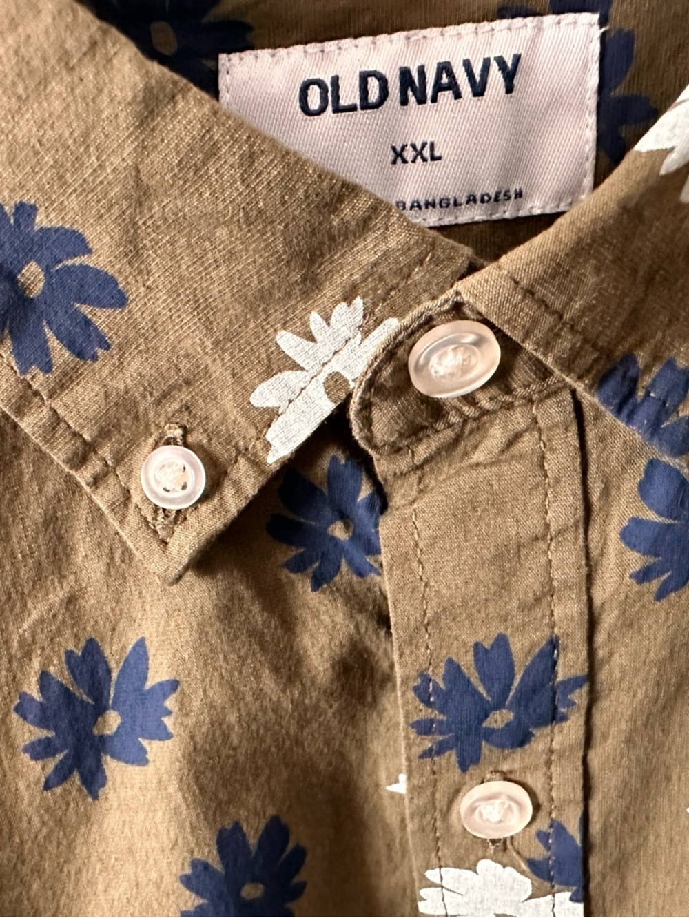 Old Navy Olive Green Short-Sleeve Floral Button-Up Shirt - Picture 3 of 7